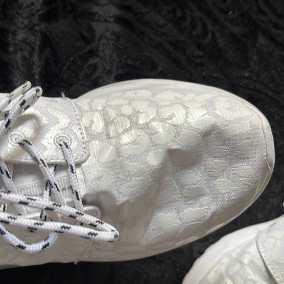 Nike - Picture 2 of 5